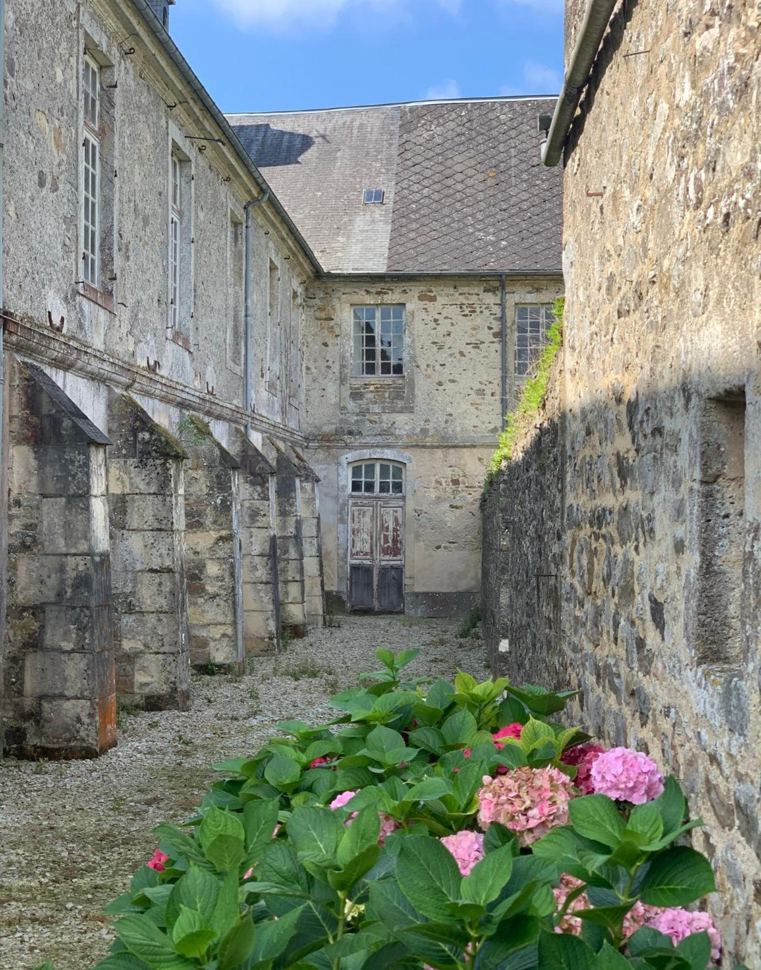 Abbaye De Blanchelande Neufmesnil Exterior foto